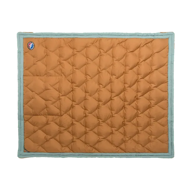 big-agnes-camp-quillow-convertible-camping-quilt-pillow image 1