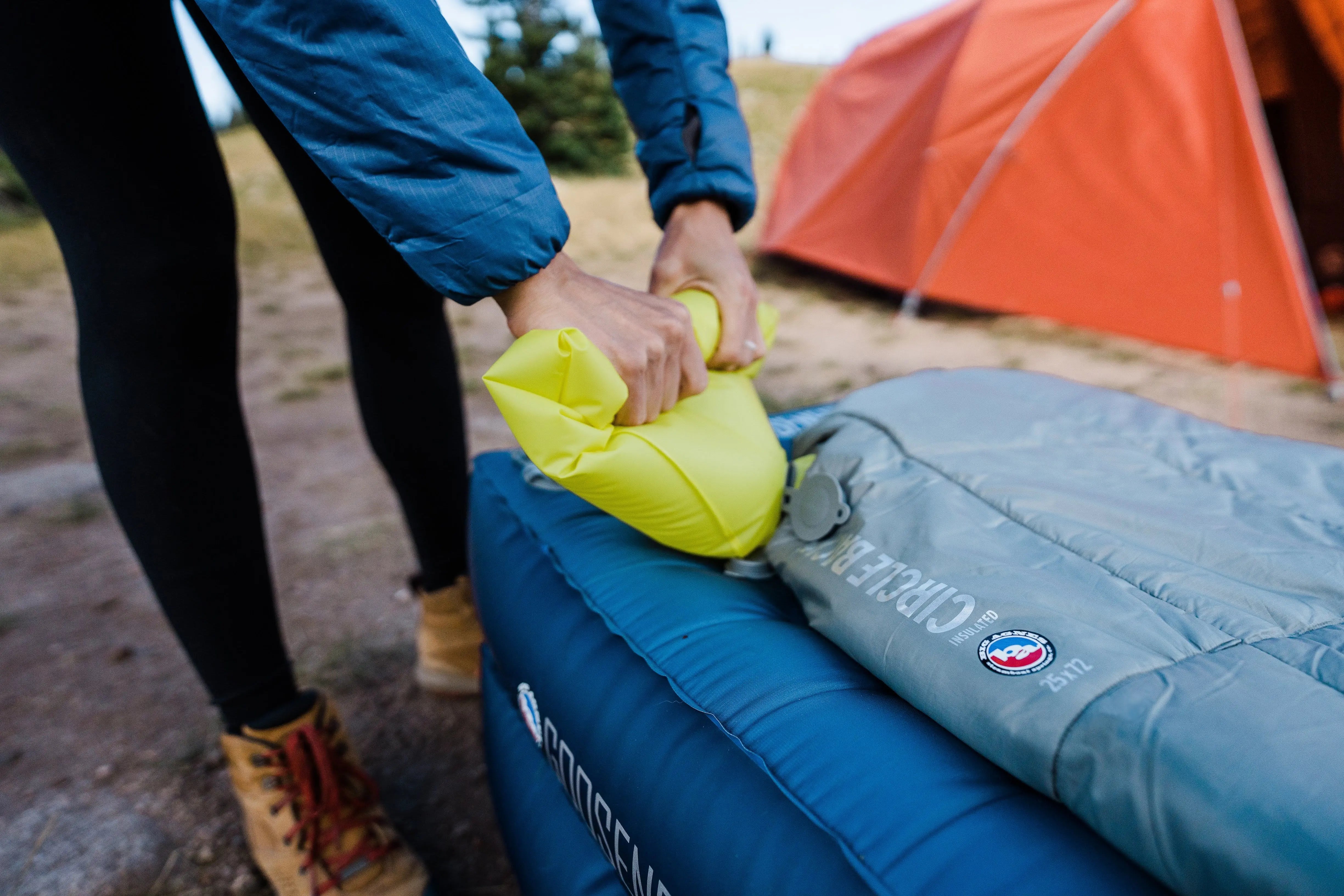big-agnes-circle-back-insulated-sleeping-pad-two-part-cover-air-bladder-design-r image 8