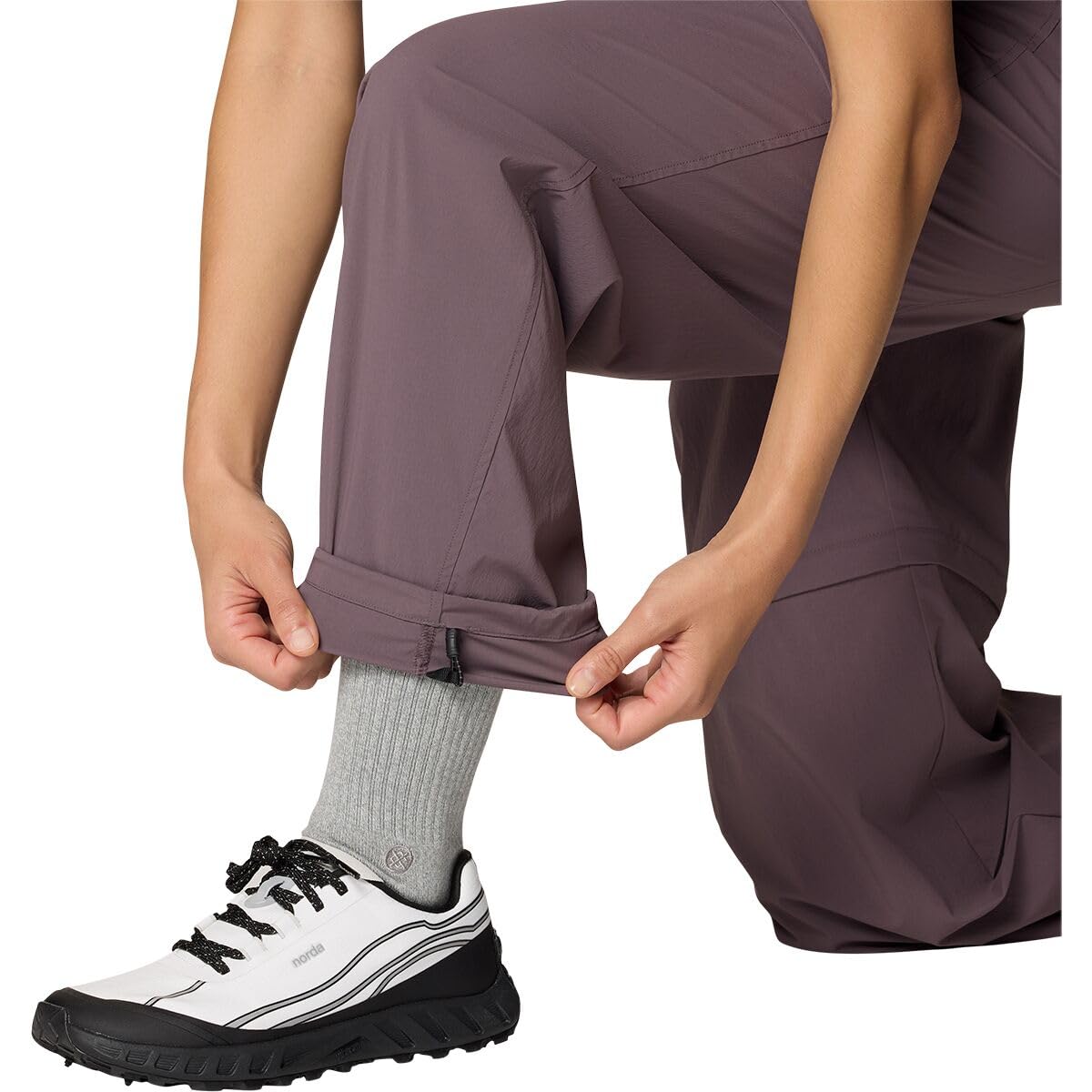 mountain-hardwear-peak-rambler-convertible-pants-zip-off-trail-pants-to-shorts-w image 7