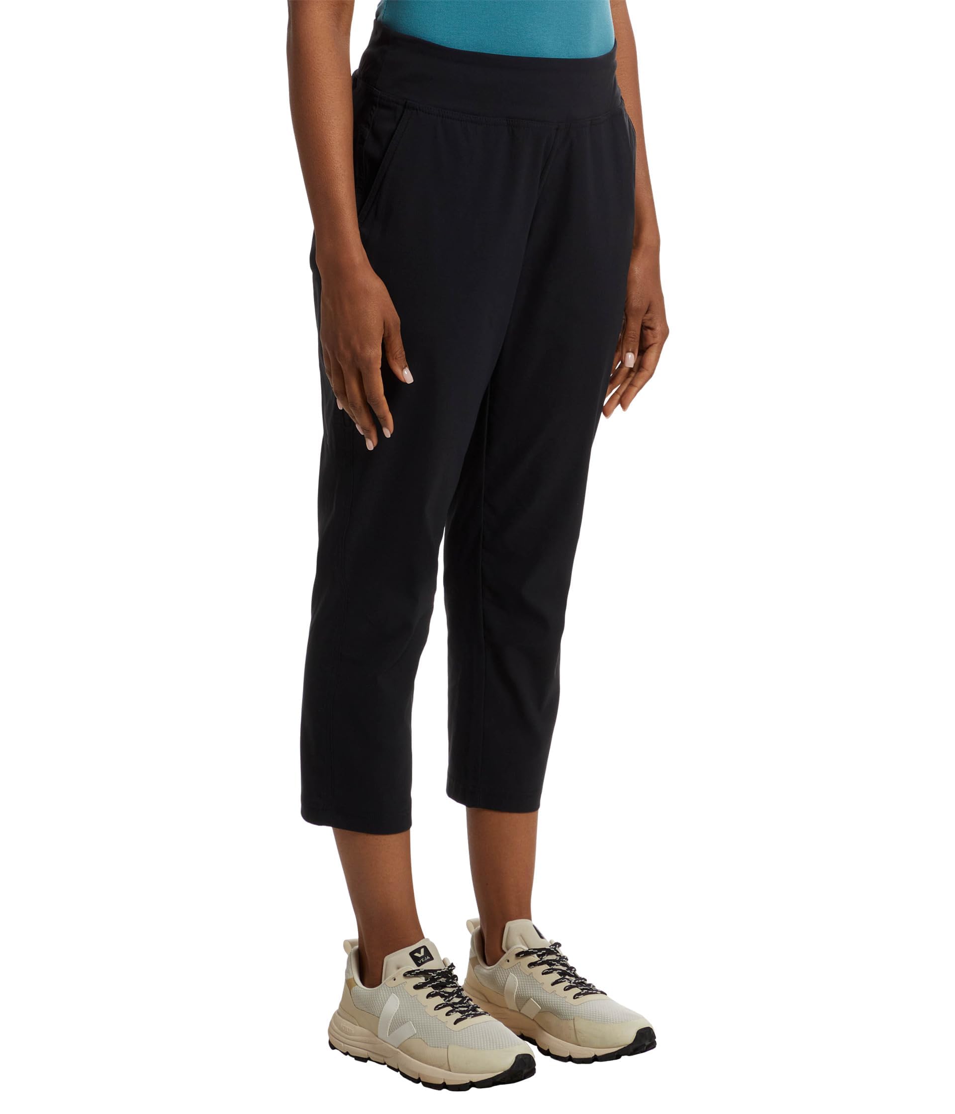 mountain-hardwear-dynama-crop-high-rise-stretch-cropped-pant-for-climbing-trail- image 2