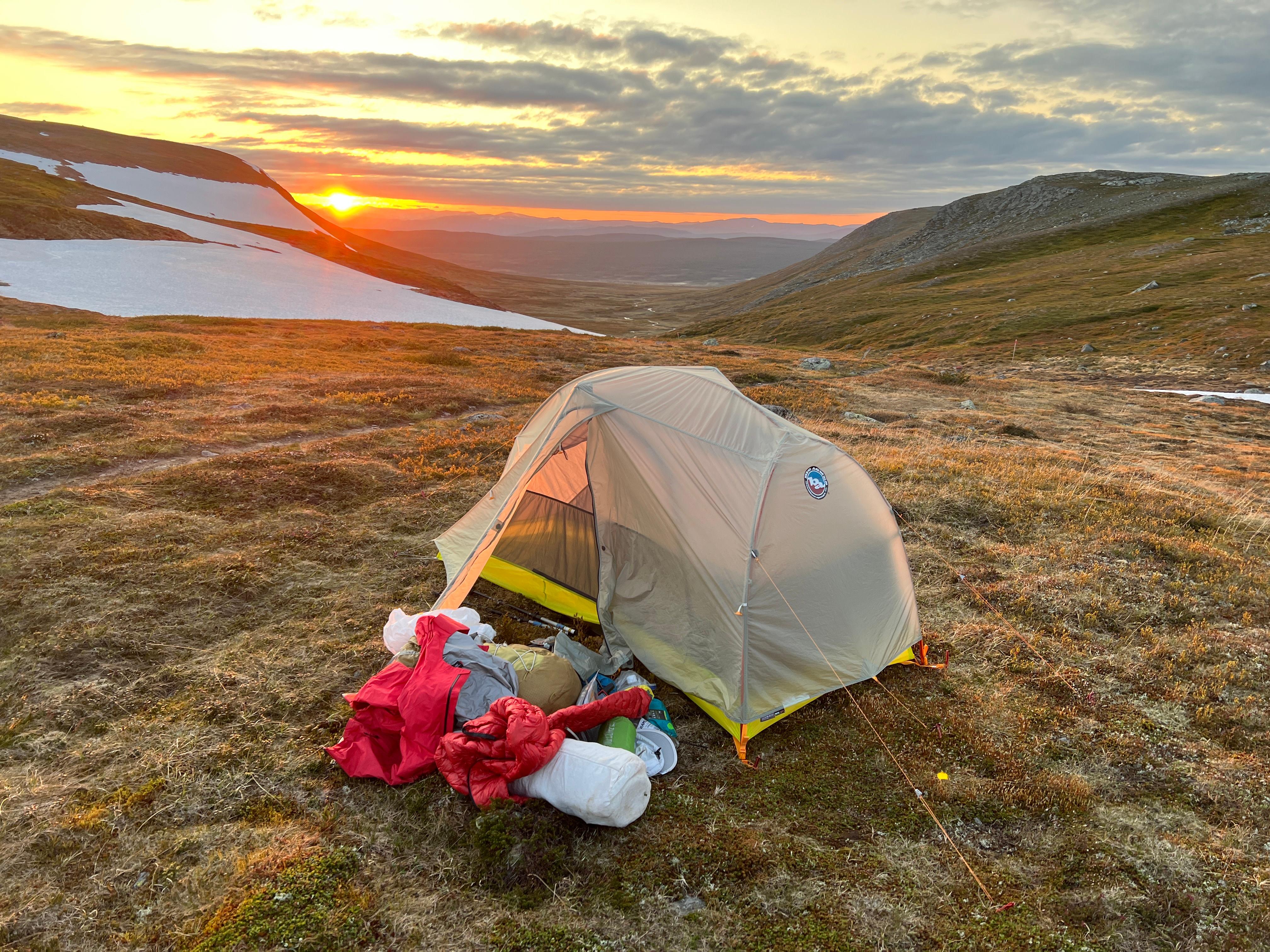 Great solo shelter, snug interior