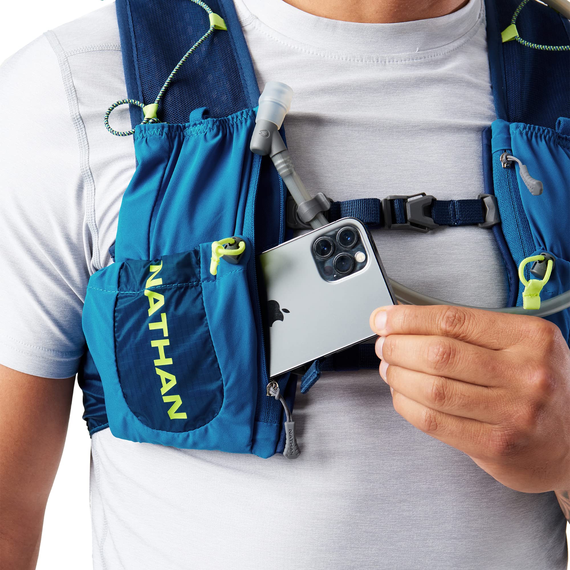 nathan-vapor-air-3-0-7-liter-hydration-vest-with-2l-bladder-air-mesh-shoulder-st image 4