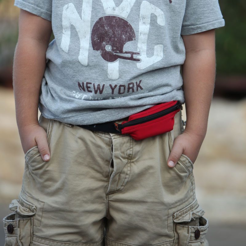 spibelt-kids-dual-pocket-running-belt-medical-grade-waist-pack-for-insulin-pump- image 2