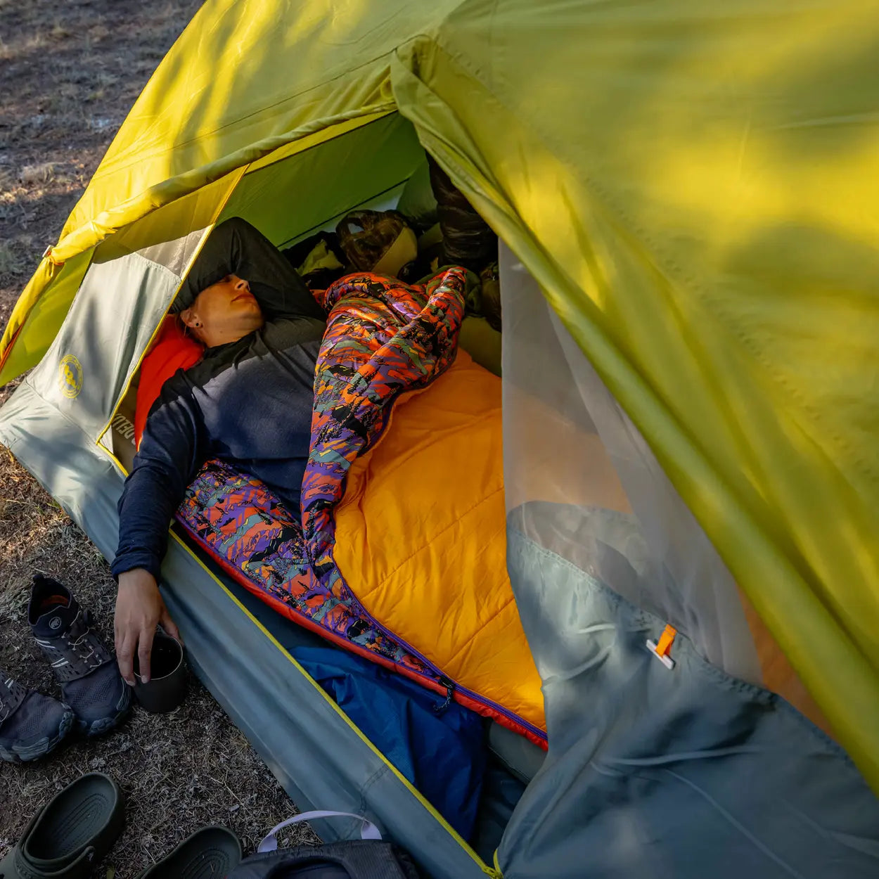 big-agnes-women-s-anthracite-20-alpenglow-recycled-synthetic-mummy-sleeping-bag image 5