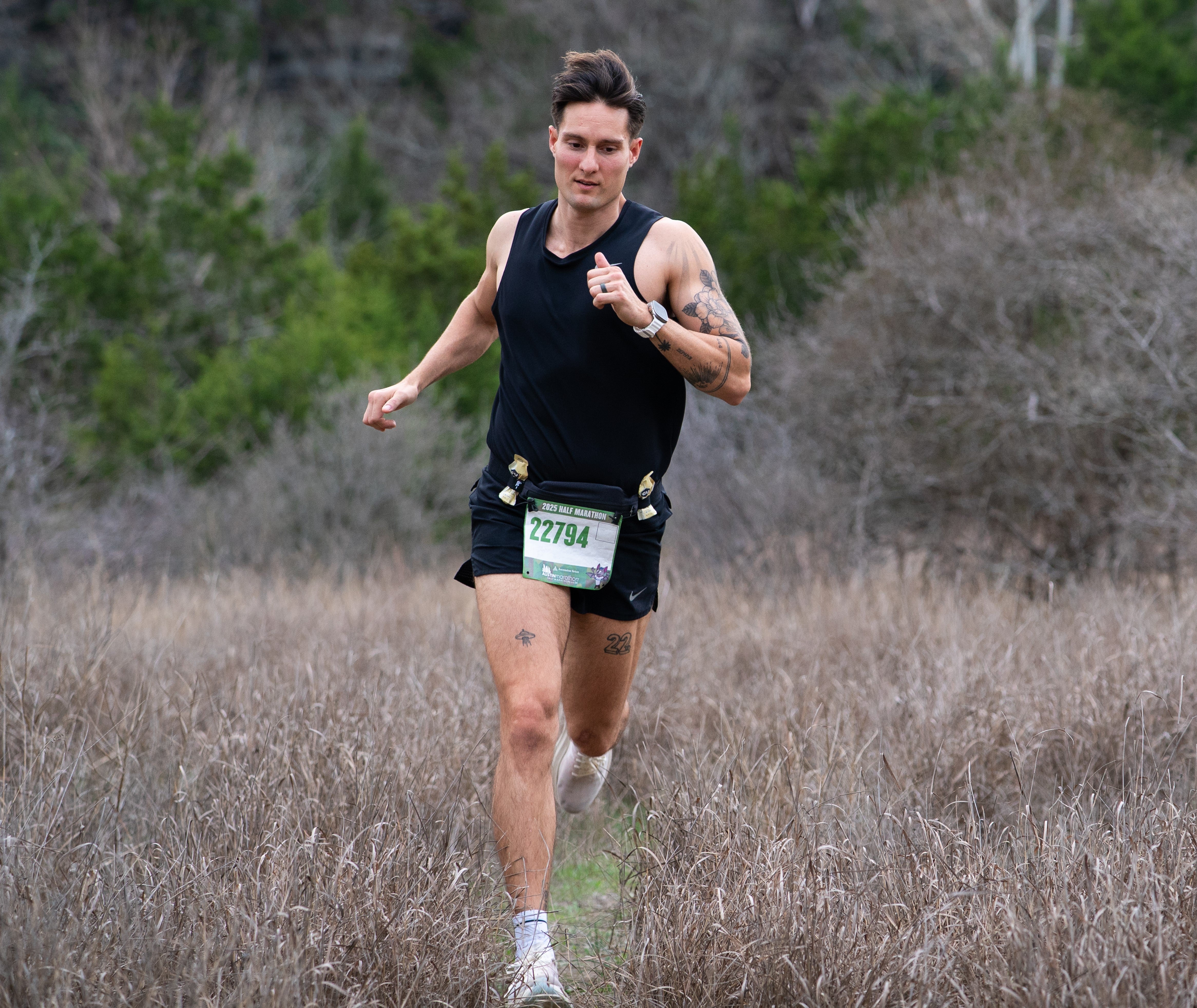 spibelt-endurance-pro-race-ready-running-belt-with-bib-toggles-gel-loops-and-wea image 2